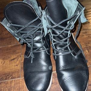 KR3W shoes brand size 10